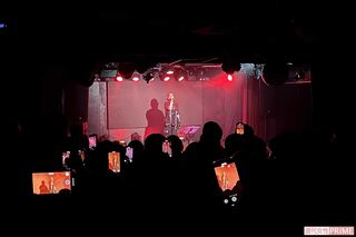 会場もステージもサイズはかなり小さめで、よりファミリー感が増すステージに