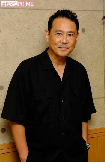 「肉を焼くときの油で腕がやけどだらけなんです」。本当にやりたいと思ったことをできているのが楽しい、と笑う野村宏伸　撮影／蒔田稔