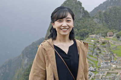 《皇室＆王室ファッション》佳子さま着用のアウターが再販即完売のウラで「日本の皇室だけじゃない」プチプ…