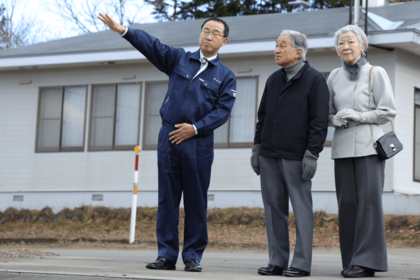 北海道胆振東部地震で甚大な被害を受けた厚真町を視察された上皇ご夫妻（'18年11月）