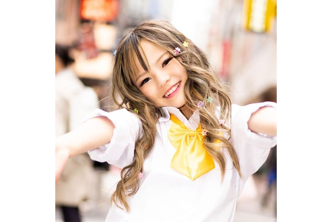 小学生ギャルモデルのりゅあ（KOGYARU公式HPより）