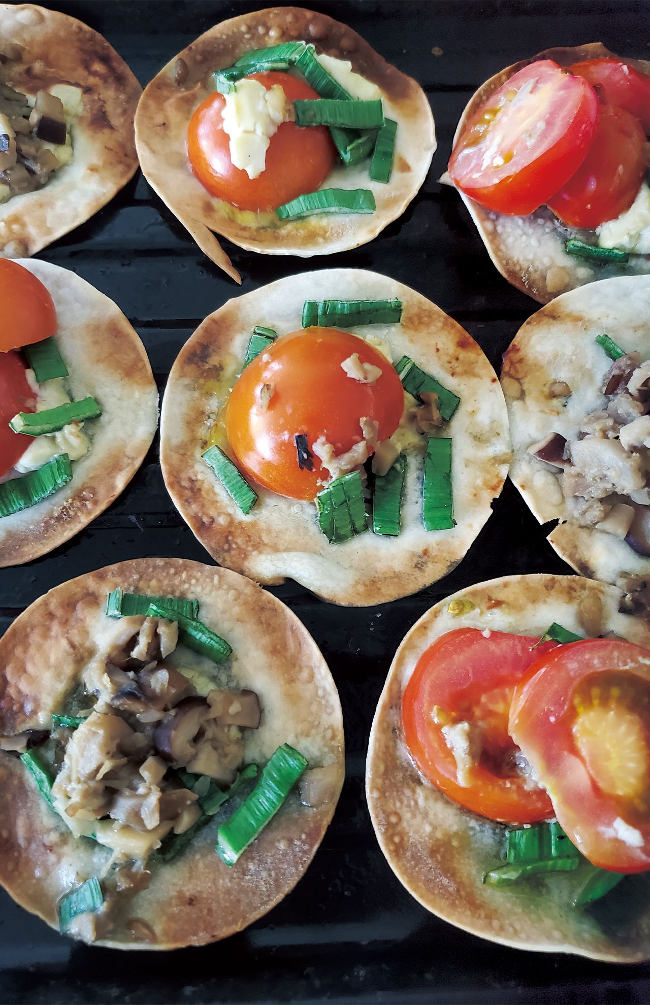 「今日の桃井BAR。餃子のかわでプチピザ作ってみました。仰せの通りもっとも好むピザ生地です。やるべし。」（2020年6月21日）