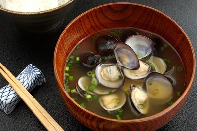 みそ汁のしじみ「食べる・食べない論争」管理栄養士の回答は「栄養面では食べたほうがいい」では食べたあと…