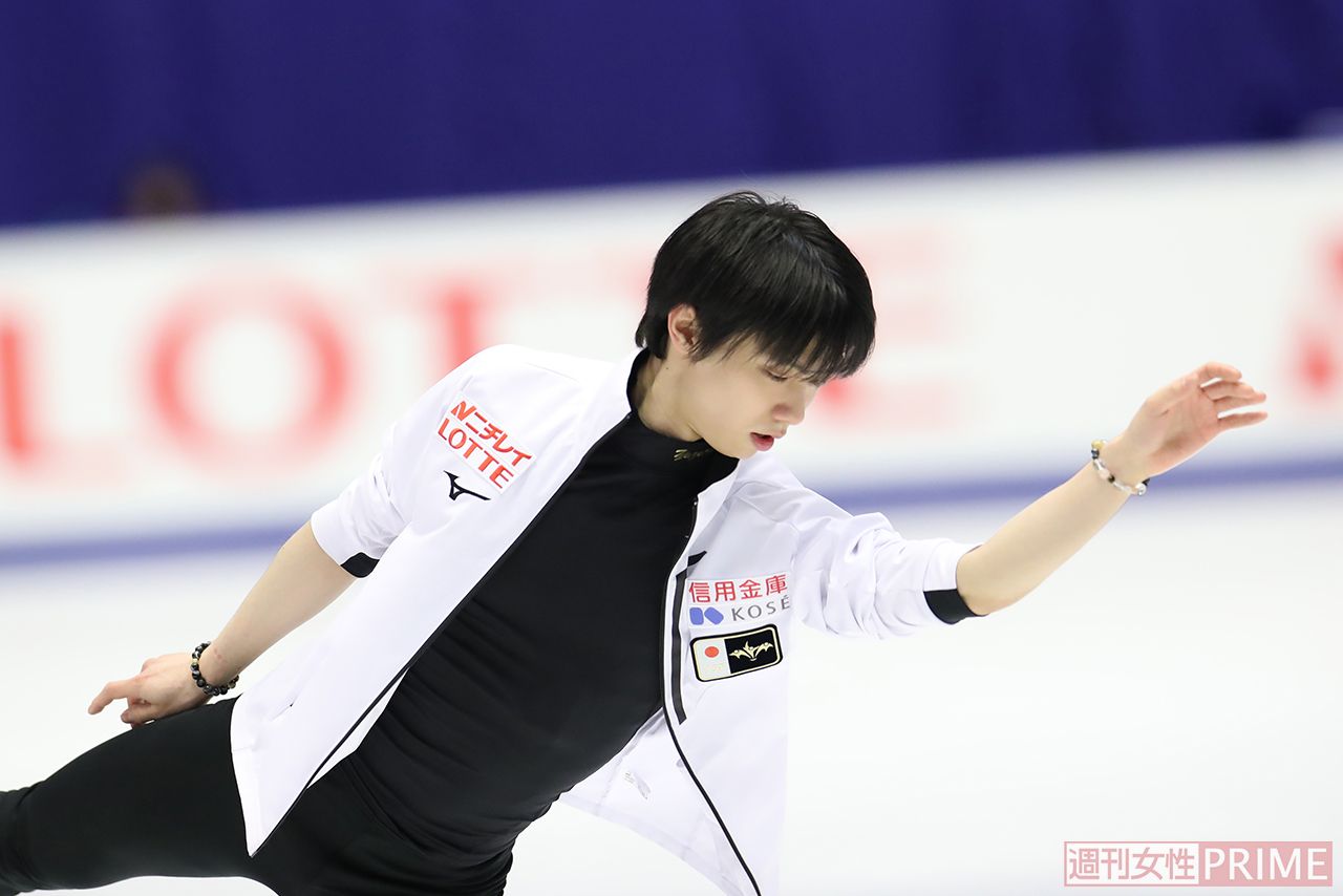 前日練習では袖をまくり上げ真剣モード。ひとつひとつ動きを確認します　撮影／坂本清