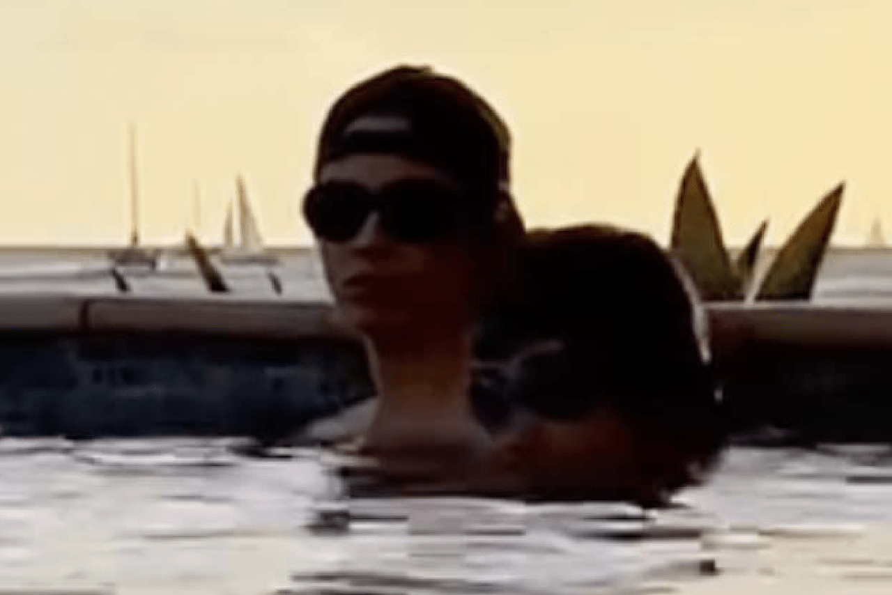 オーシャンビューが眼前に広がるハワイの超高級リゾートホテル『S』でコムドットを目撃！