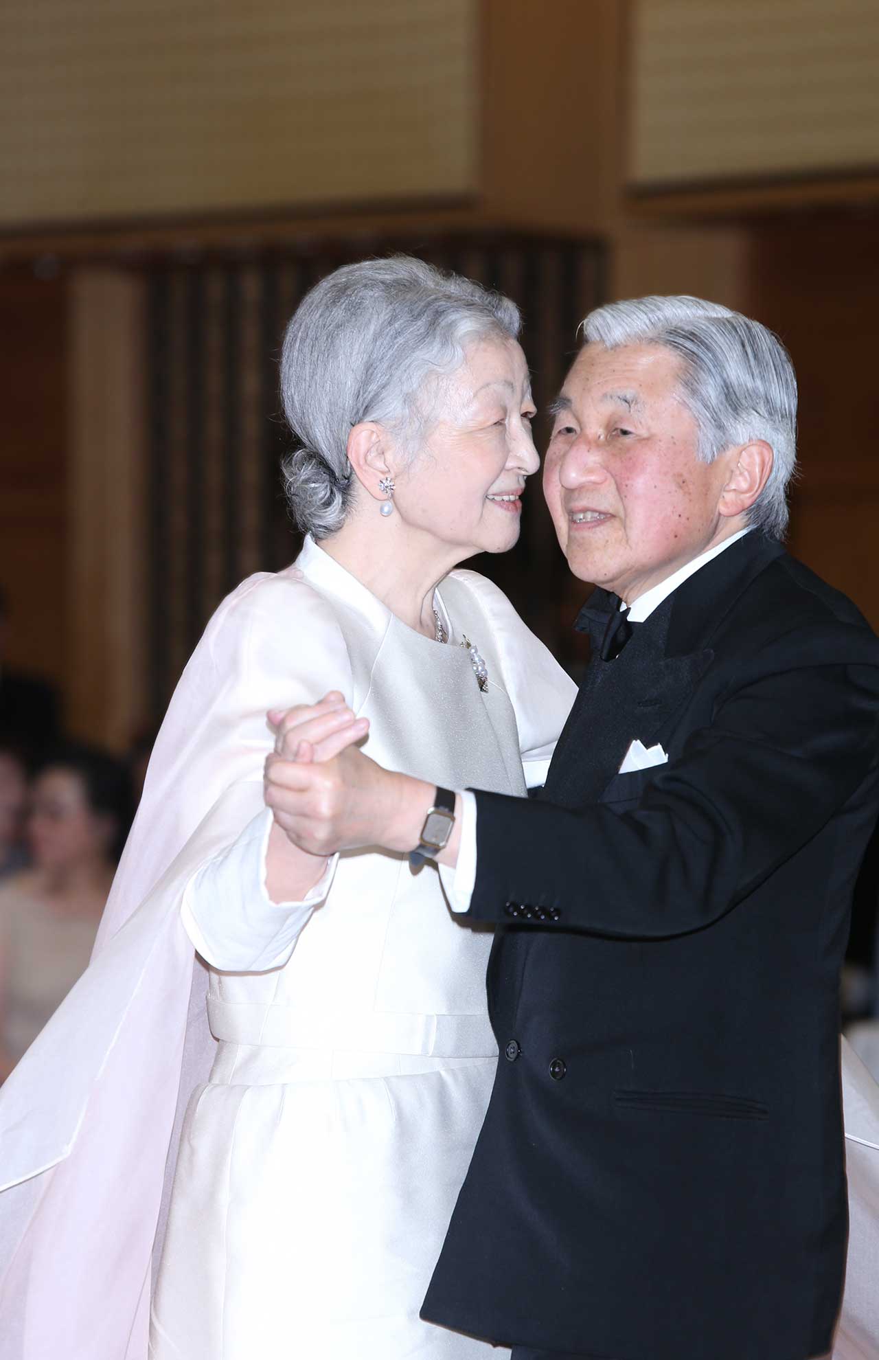 国際婦人福祉協会チャリティーボールで社交ダンスをご披露（'13年4月12日）