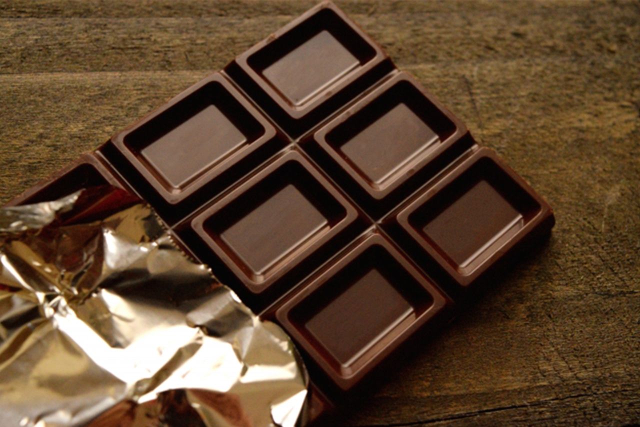 1日に食べる量は板チョコ2列ほどを目安に　※写真はイメージです