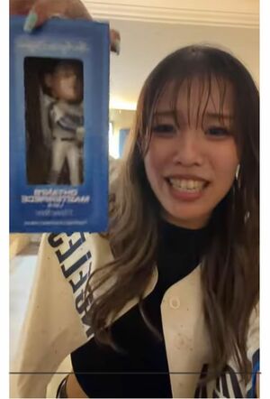 ドジャースから豪華ギフトをもらったYouTuber、ボブルヘッド1（本人YouTubeより）