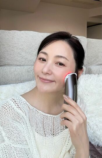 リフトケアと高浸透を叶えるヤーマンの多機能型美顔器「フォトプラスディープリフト」を愛用　※画像をクリックするとAmazonの商品ページにジャンプします。