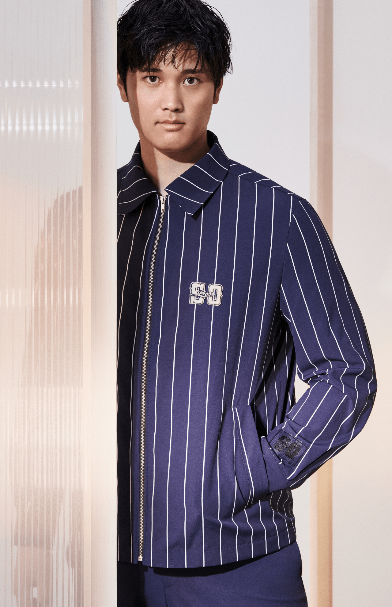 BOSSとの新コラボコーデを着用した大谷翔平