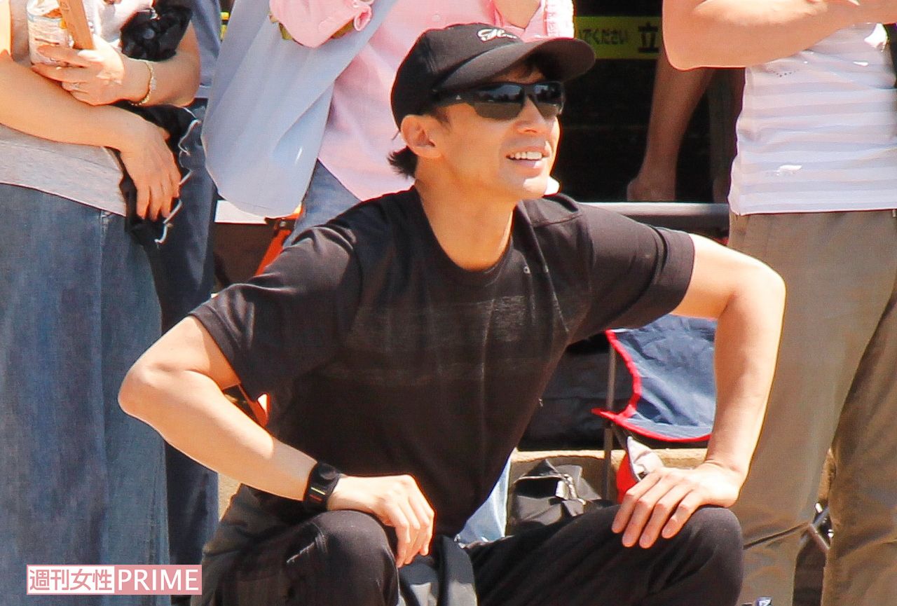 以前に娘の運動会に参加あした東山。保護者席の最前列から声援を送る