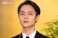 窪田正孝「オレを見て!」“三角関係”勃発、妻・水川あさみが夢中の『エール』俳優