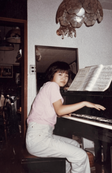 中学2年のとき、自宅でピアノの練習