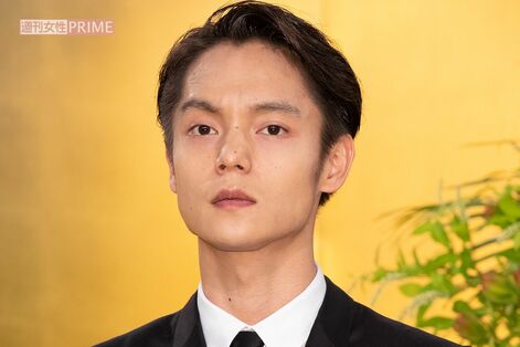 窪田正孝「オレを見て!」“三角関係”勃発、妻・水川あさみが夢中の『エール』俳優