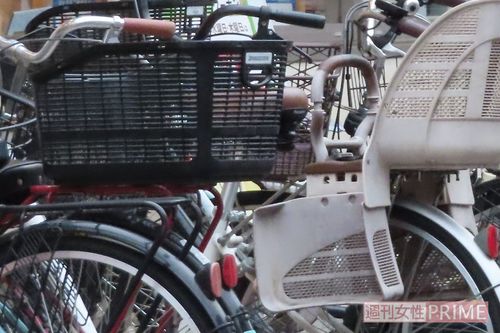 後部に荷物カゴを取りつけた自転車は多い（※事件とは関係ありません）