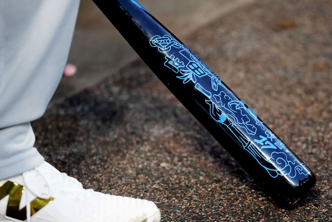 大谷翔平のバットには《世界一》《改善》という言葉が刻まれていた　写真／共同通信社
