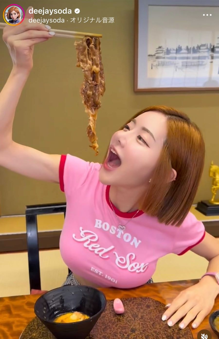 性被害騒動後にもDJ SODAは度々来日。すき焼きを楽しんだ（本人インスタグラムより）