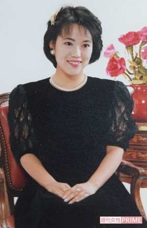 お見合い写真。太田垣家は適齢期に見合い結婚するしきたりが