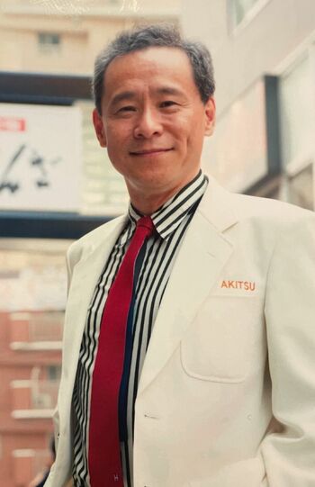 秋津壽男先生●内科医。戸越銀座秋津医院院長。テレビ東京系『主治医が見つかる診療所』に放送開始以来12年間レギュラー医師として出演。『長生きするのはどっち？』（あさ出版）など、著書多数