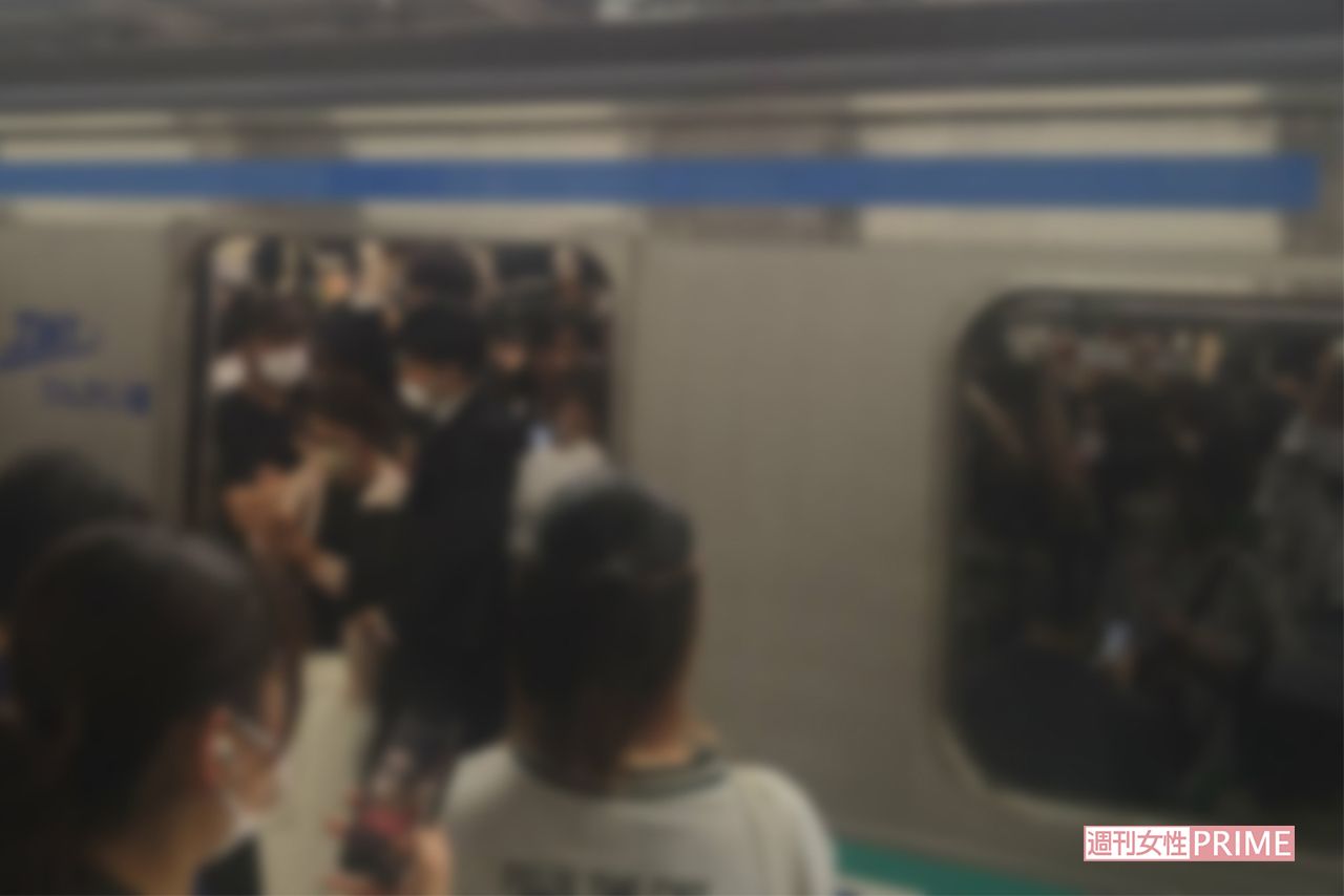 混雑率が高い埼京線の車内