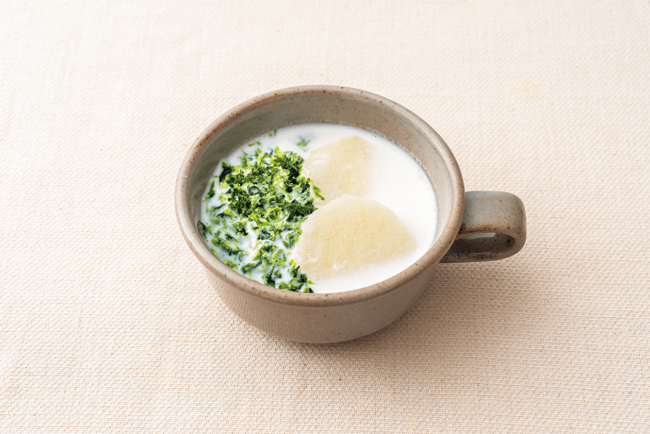 あおさと長いものクリームスープ（料理考案・調理／柳井泉　撮影／有光こうじ写真事務所）