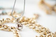 【心理診断】選ぶアクセサリーでわかる!  あなたはどれだけ“お人よし”?