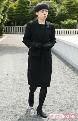 墓所祭に参加される瑤子さま