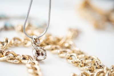 【心理診断】選ぶアクセサリーでわかる! あなたはどれだけ“お人よし”?