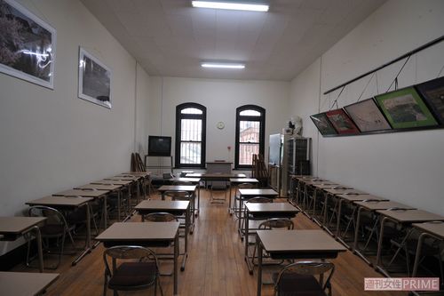 『写真集　美しい刑務所　明治の名煉瓦建築奈良少年刑務所』（西日本出版社）よりクラブ活動室