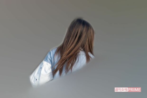 留学前に前に家族との団らんを楽しむ小島瑠璃子