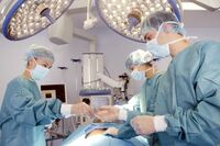 現役美容外科が答えた「危ない整形」の見分け方、無資格やアルバイト医師の現状