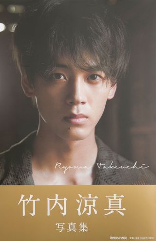 4万枚から厳選された写真が使われた写真集は各所で好評