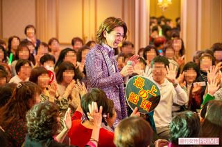 200人に熱く迎えられ、ツーショット撮影会スタート!　撮影／廣瀬靖士