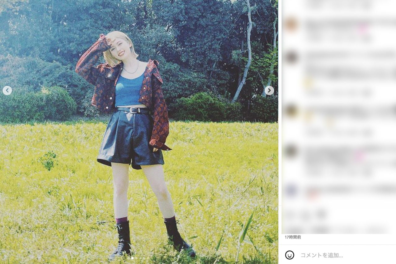 人生初の金髪姿を披露する小芝風花（公式インスタグラムより）