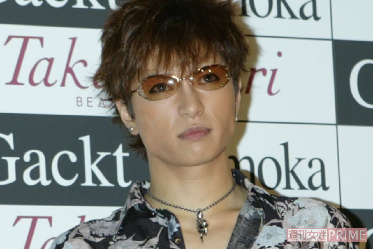 たかの友梨新CM発表会でのGACKT（'04年6月）