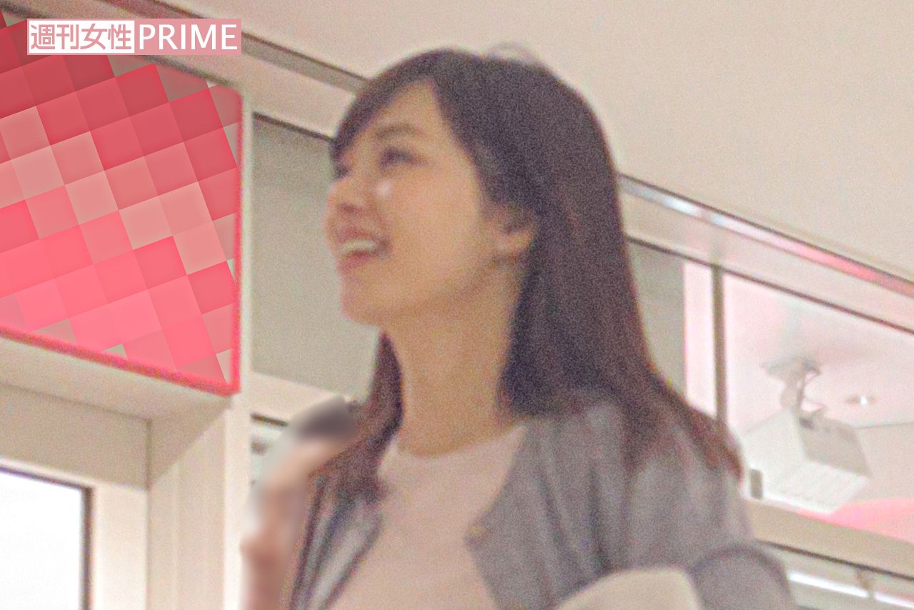 打ち上げ会場をあとにする伊藤綾子アナ