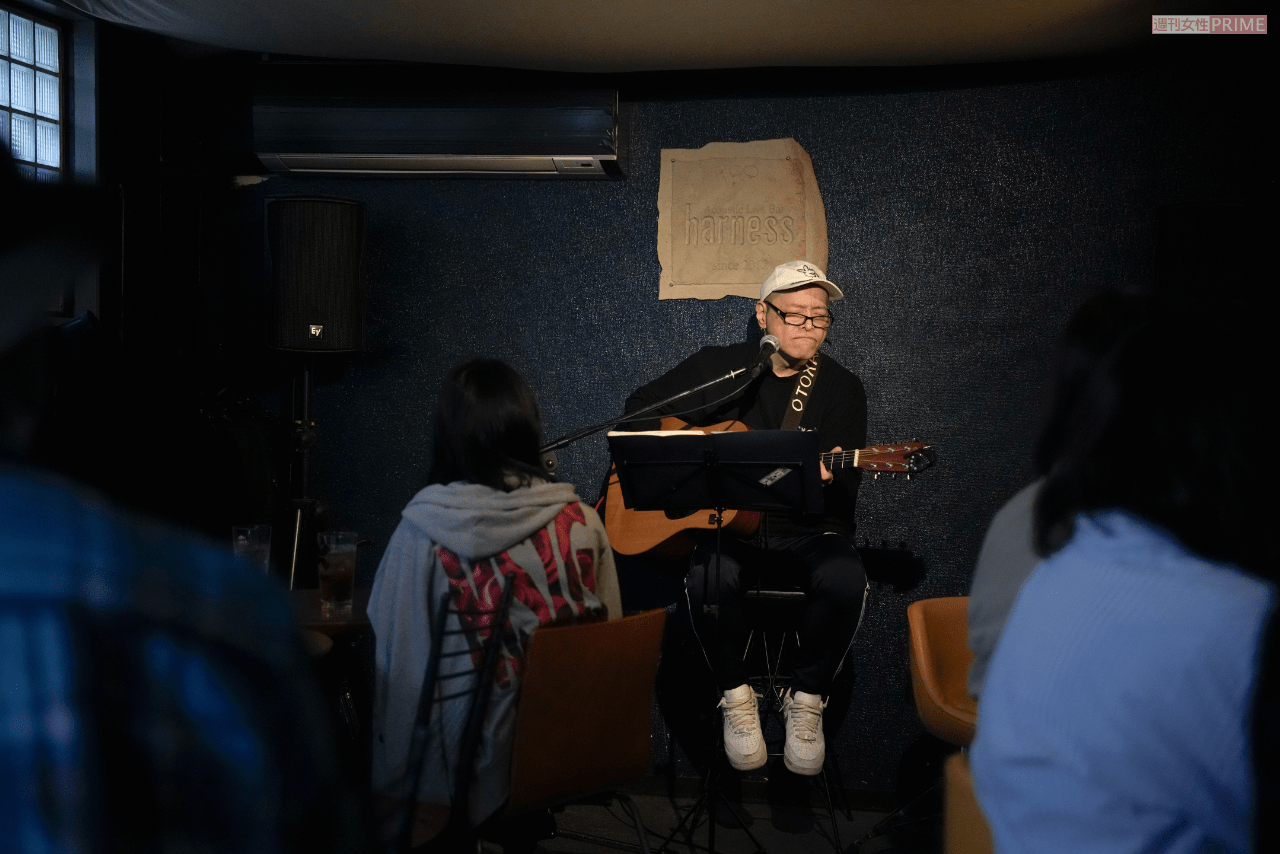 ライブのため、全国各地を訪れている。東京の「阿佐ヶ谷ハーネス」では月1回程度、定期的に行っている