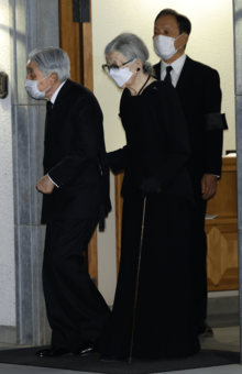 '24年11月、三笠宮妃百合子さまの葬儀に参列した際は、まだ杖を使われていた美智子さま