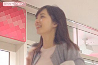 打ち上げ会場をあとにする伊藤綾子アナ