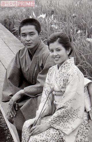 '85年放送の朝ドラ『澪つくし』のロケでの沢口靖子と川野太郎
