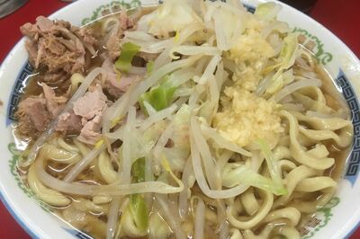 「お客さんに水をかけて出禁」「強制引っ越し」「両替で“札ねーのか!”」飲食業界で“無法地帯”と化すラ…