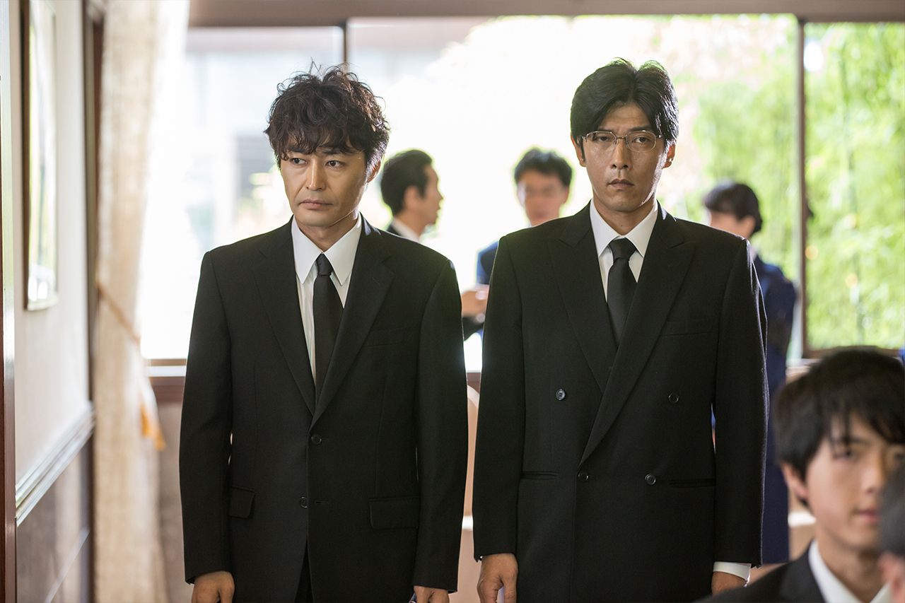 柳岡は過去のある事件以来、感情をほとんど表に出さない　(c)NHK