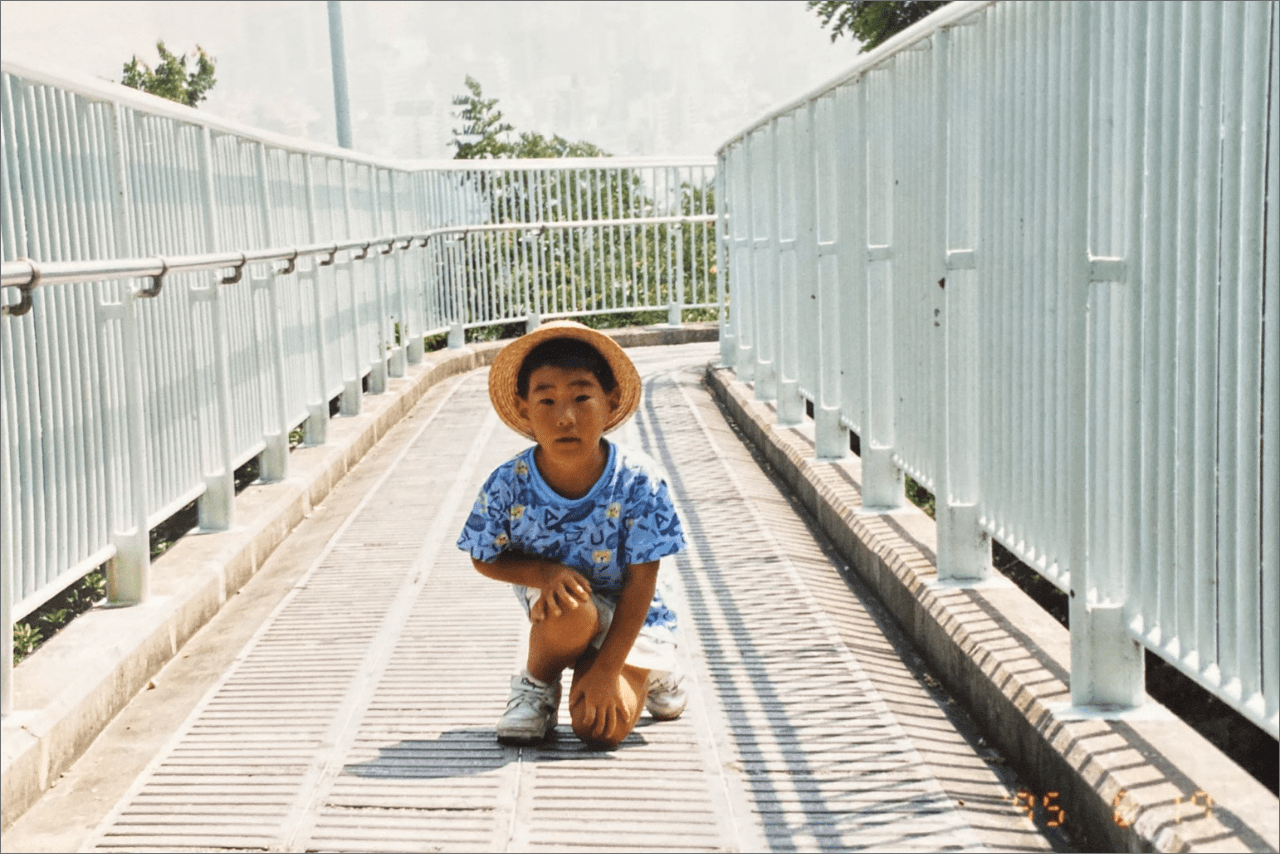 4歳のころの坂口。このあとアトピーに悩まされることになる