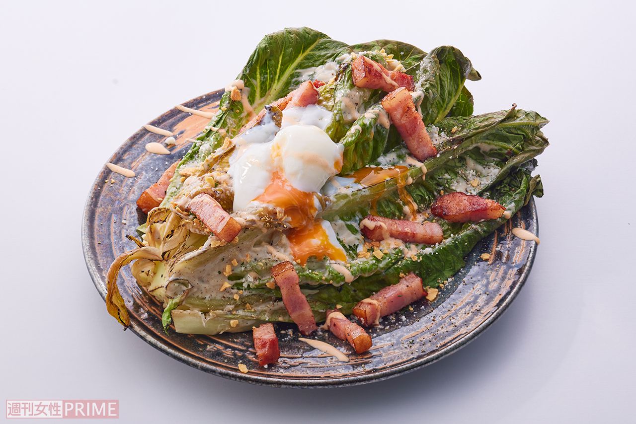 焼きロメインレタスのにんにくサラダ