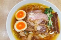 《大阪ラーメン店で中国人トラブル》日本人と訪日客との価格差は『ジャングリア沖縄』も、広がる“二重価格…