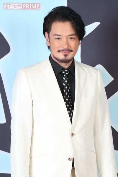 小田井涼平（おだい・りょうへい）／1971年2月23日生まれ。兵庫県出身。188cm。純烈の最年長メンバー。趣味は模型製作。特技はスキー、スノボ。2002年『仮面ライダー龍騎』出演。今春、タレントLiLiCoとの結婚を発表！　撮影／坂本利幸