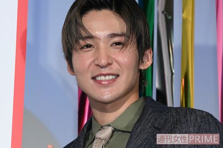 映画「おそ松さん」公開記念舞台挨拶での目黒蓮（'22年3月）