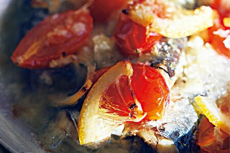 オイルサーディンのパン粉焼き　撮影／砂原文