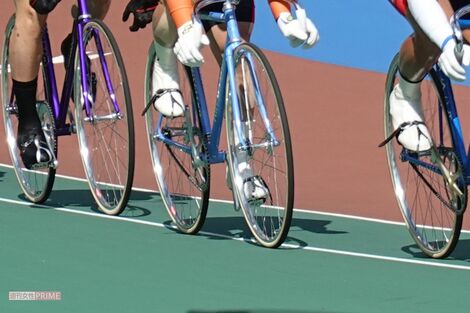 宇都宮のロードレースで観客が掲げたタオルに引っかかり選手が落車…批判殺到の中で被害チームが下した「冷静な決断」