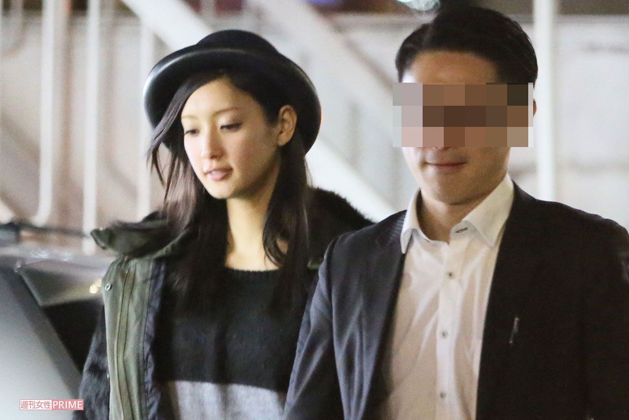 六本木で開催された志村けん誕生日会に参加する菜々緒（2013年）